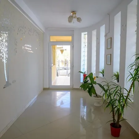 Summer Rain Mamaia-nord Guest house
