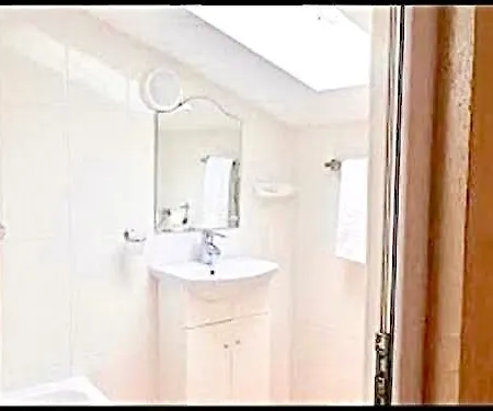 Summer Rain Mamaia-nord Guest house *